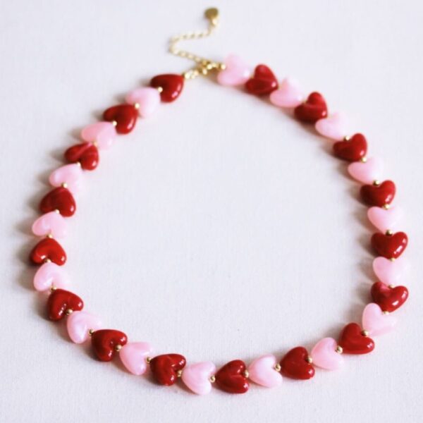 LOVE bead necklace - pink/red